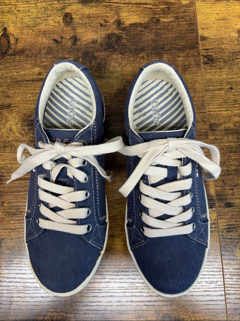 Taos Brand New Footwear Ladies Navy Canvas Lace-Up Sneakers
